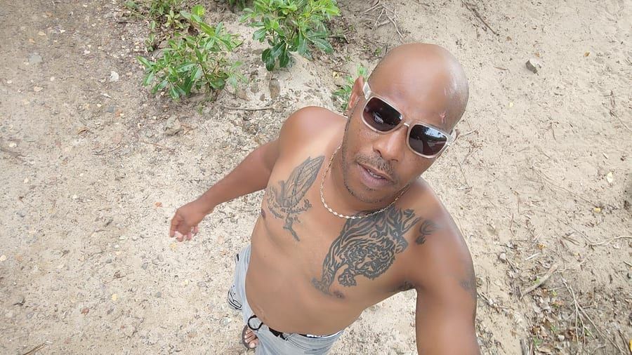 Louis - Gay fute à Rona Profil de Louis, 31 ans, Gay fute à Rona (Grisons)