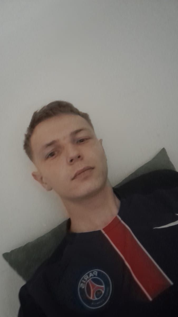Elno - Gay fute à Uttwil Profil de Elno, 33 ans, Gay fute à Uttwil (Thurgovie)