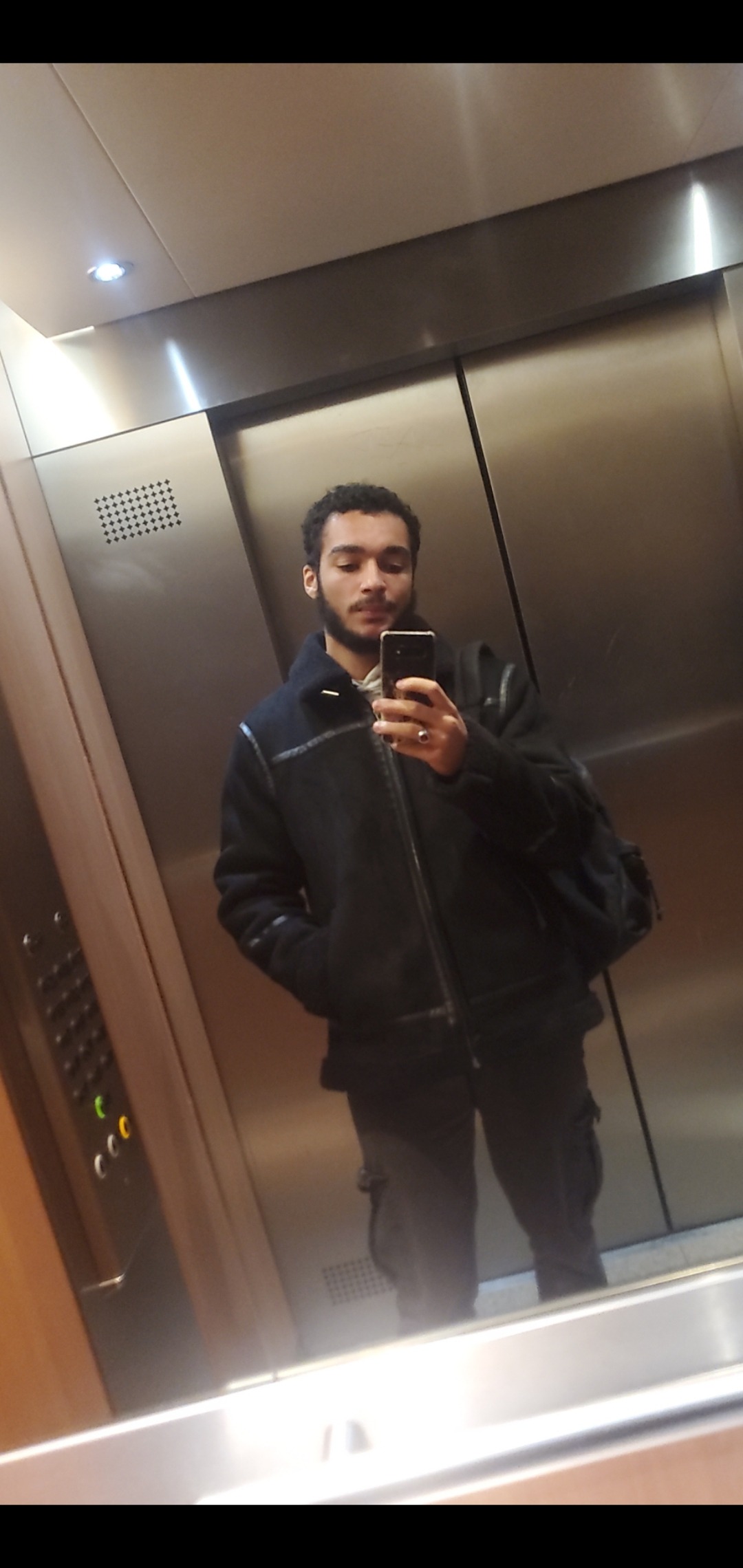 Adyl - Gay fute à Intschi Profil de Adyl, 26 ans, Gay fute à Intschi (Uri)