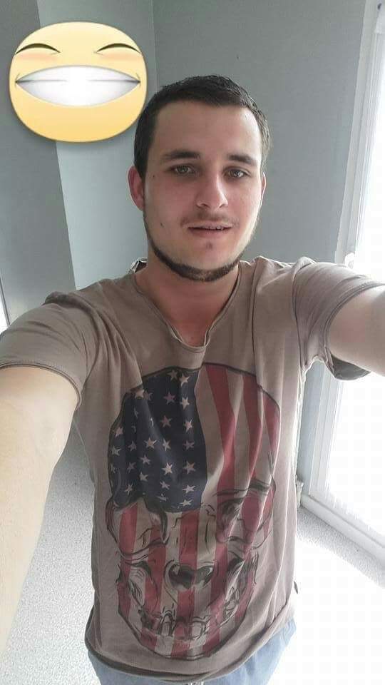 Profil de Lenzo, 24 ans, Gay fute à Sonvico (Tessin)