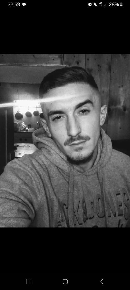 Profil de Selyan, 31 ans, Gay fute à Yvorne (Vaud)