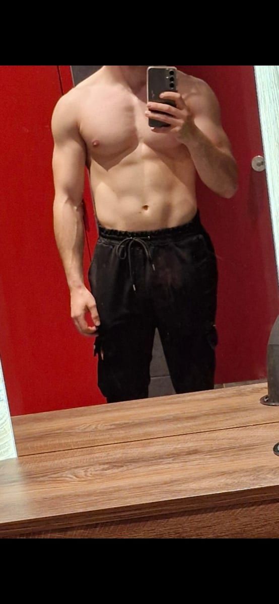 Profil de Janael, 22 ans, Gay fute à Bassecourt (Jura)