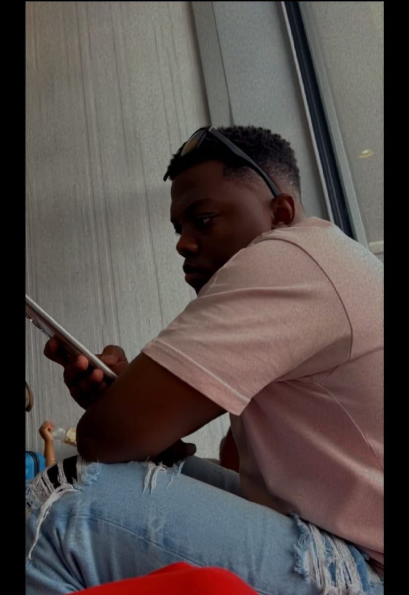 Philogone - Gay fute à Sent Profil de Philogone, 42 ans, Gay fute à Sent (Grisons)