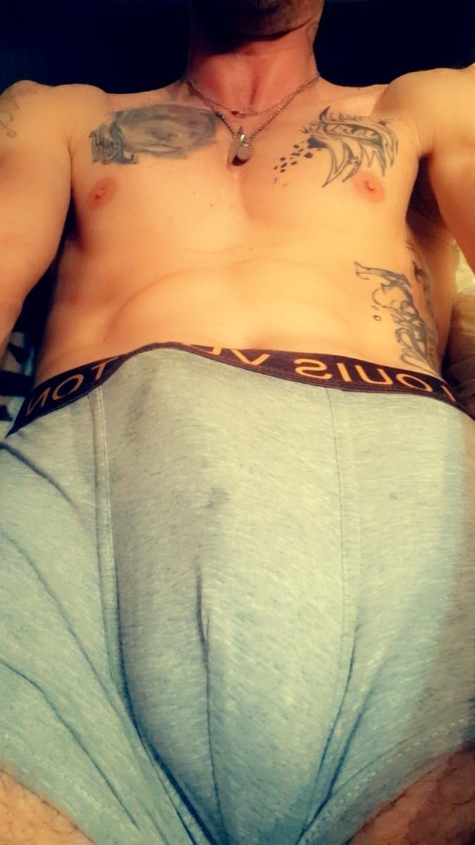 Soufyan - Gay fute à Perrefitte Profil de Soufyan, 36 ans, Gay fute à Perrefitte (Berne)
