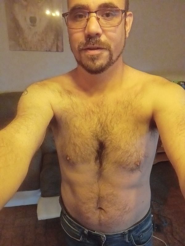 Tayler - Gay fute à Fanas Profil de Tayler, 37 ans, Gay fute à Fanas (Grisons)