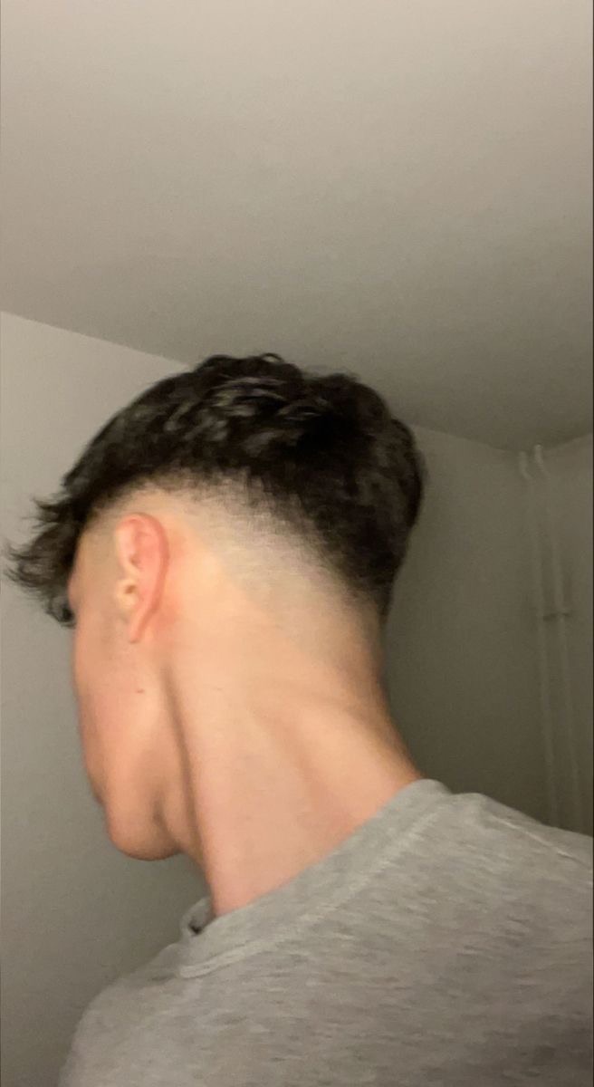 Leontel - Gay fute à Preda Profil de Leontel, 25 ans, Gay fute à Preda (Grisons)