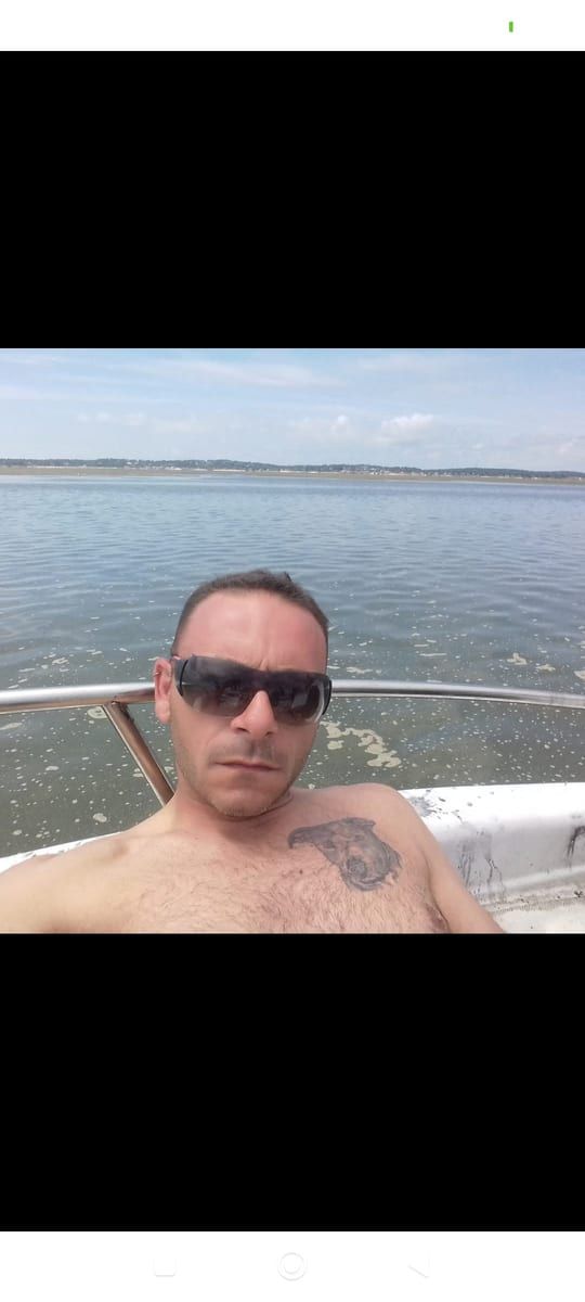 Profil de Anas, 44 ans, Gay fute à Zihlschlacht (Thurgovie)