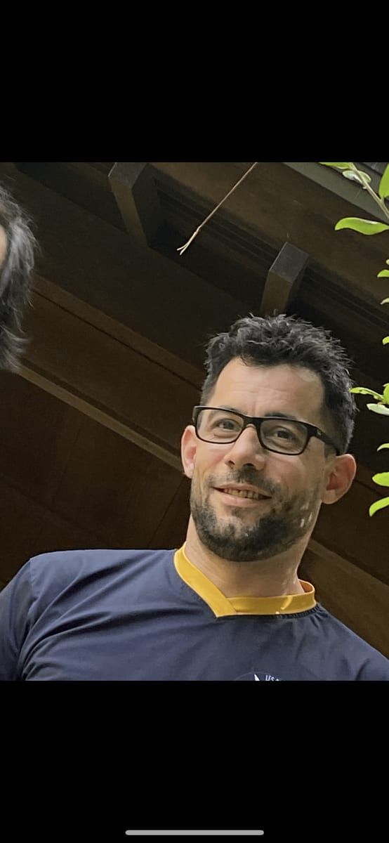 Profil de Najibe, 45 ans, Gay fute à Bauen (Uri)