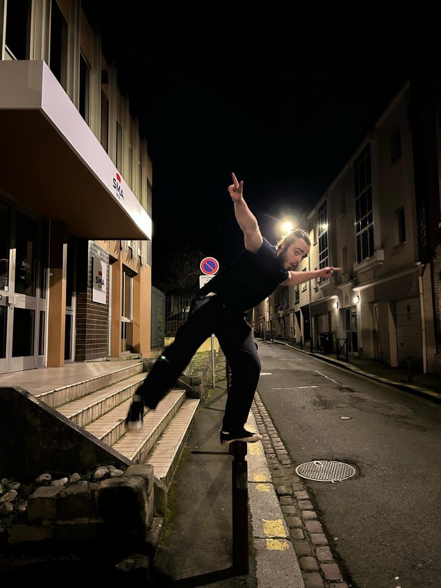 Alphonse - Gay fute à Mutten Profil de Alphonse, 35 ans, Gay fute à Mutten (Grisons)