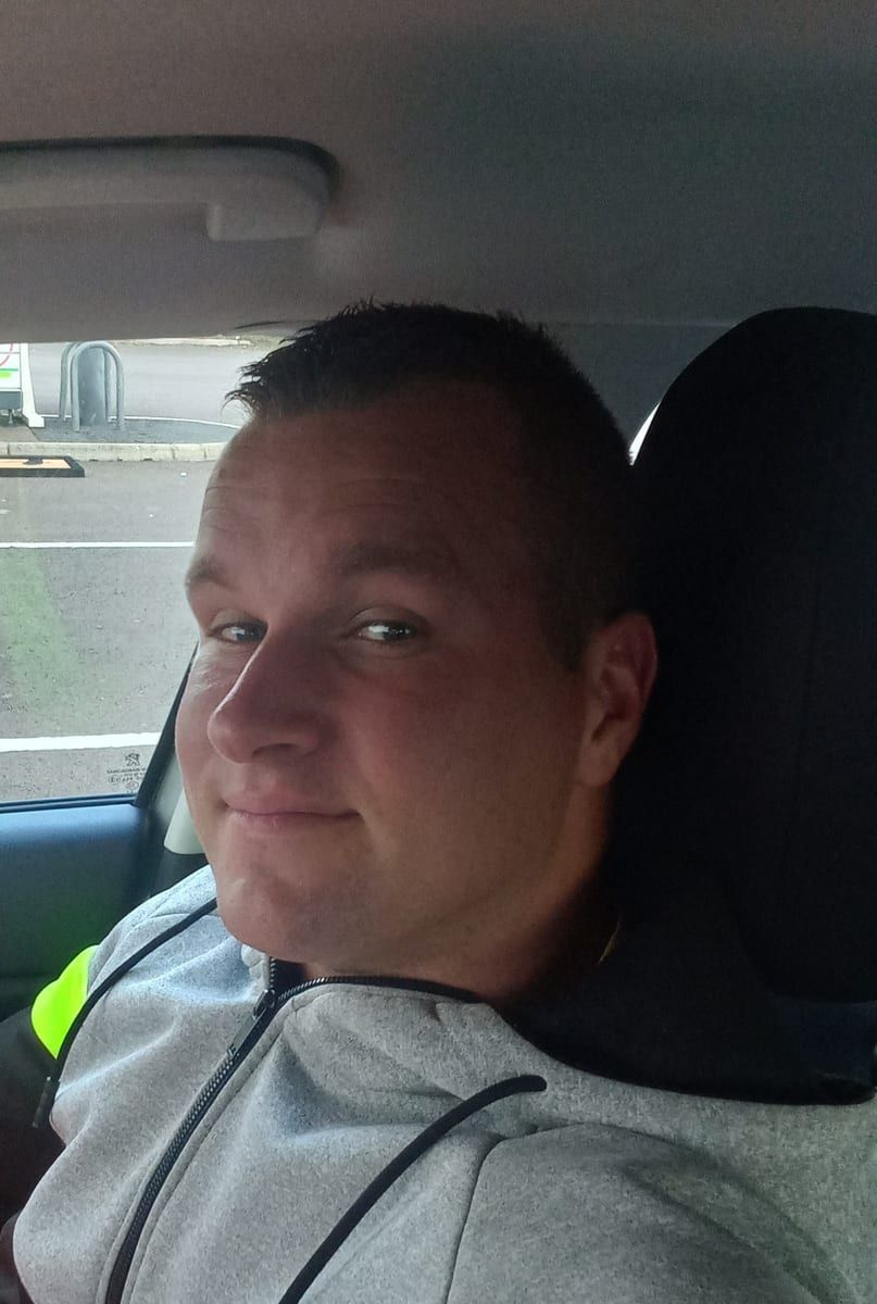 Profil de Dioncounda, 44 ans, Gay fute à Zuben (Thurgovie)