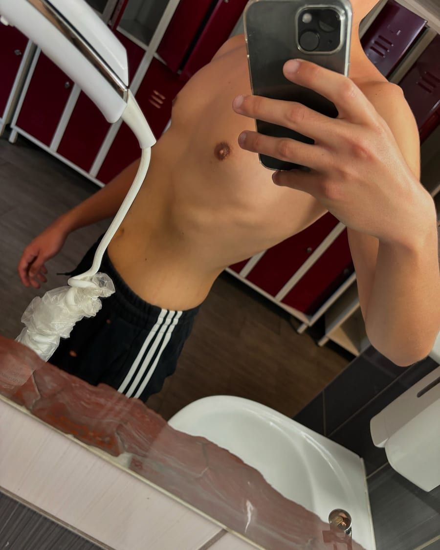 Profil de Azzaro, 29 ans, Gay fute à Arolla (Valais)