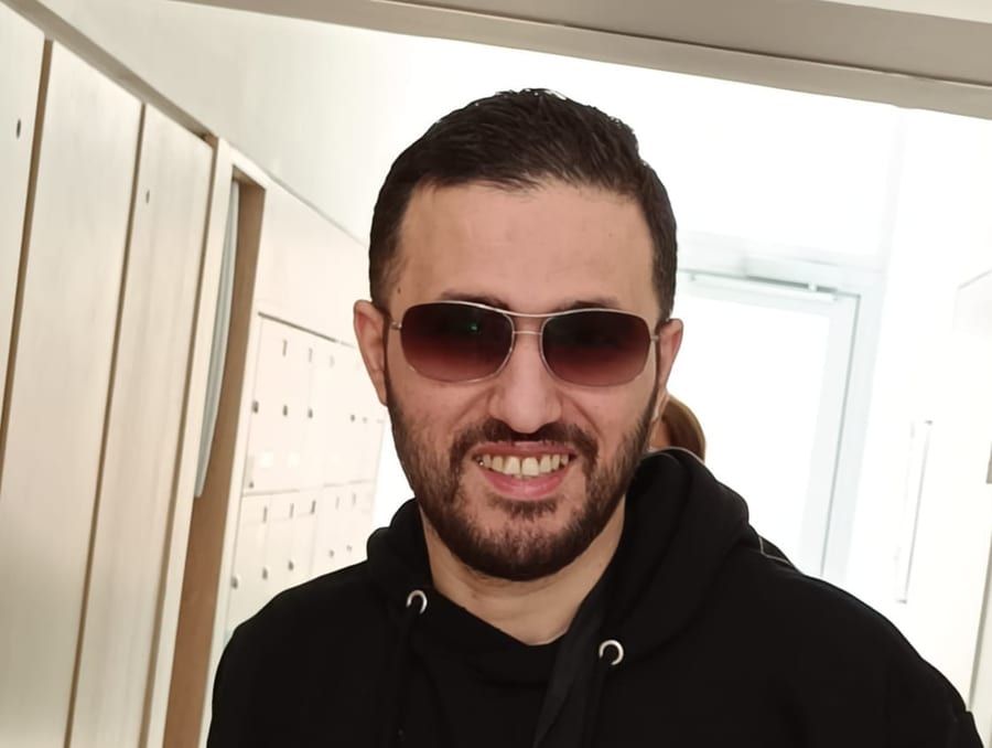 Profil de Ezzeddine, 25 ans, Gay fute à Zuzgen (Argovie)
