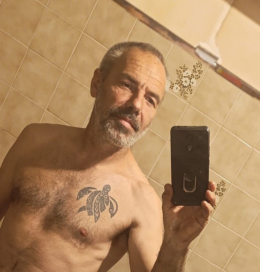 Profil de Oussam, 37 ans, Gay fute à Osco (Tessin)