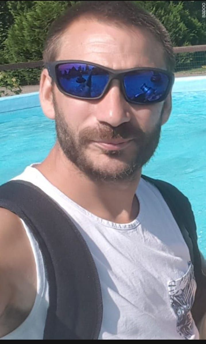 Harisson - Gay fute à Fanas Profil de Harisson, 29 ans, Gay fute à Fanas (Grisons)