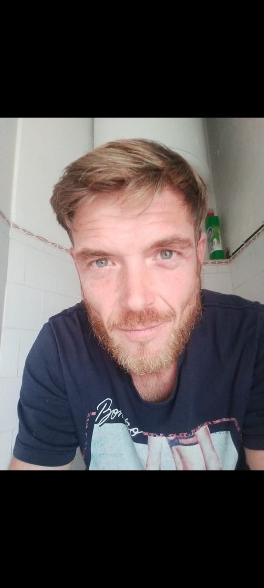 Etem - Gay fute à Cotterd Profil de Etem, 39 ans, Gay fute à Cotterd (Vaud)