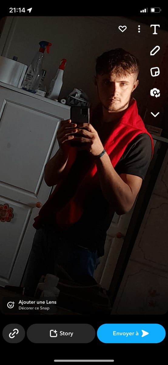 Profil de Joshua, 24 ans, Gay fute à Yvorne (Vaud)