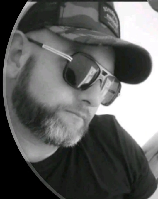 Profil de Oscar, 32 ans, Gay fute à Bournens (Vaud)