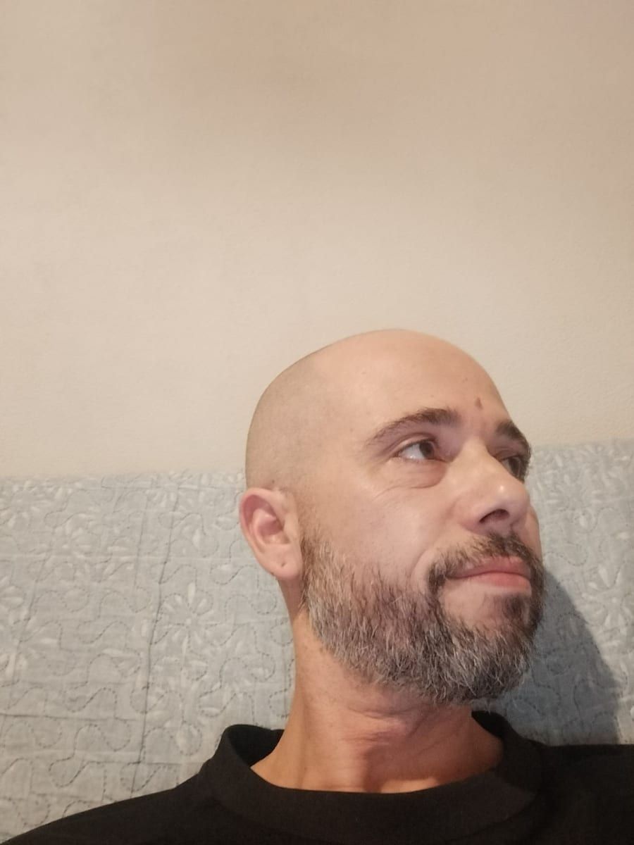Profil de Houssem, 30 ans, Gay fute à Spiringen (Uri)