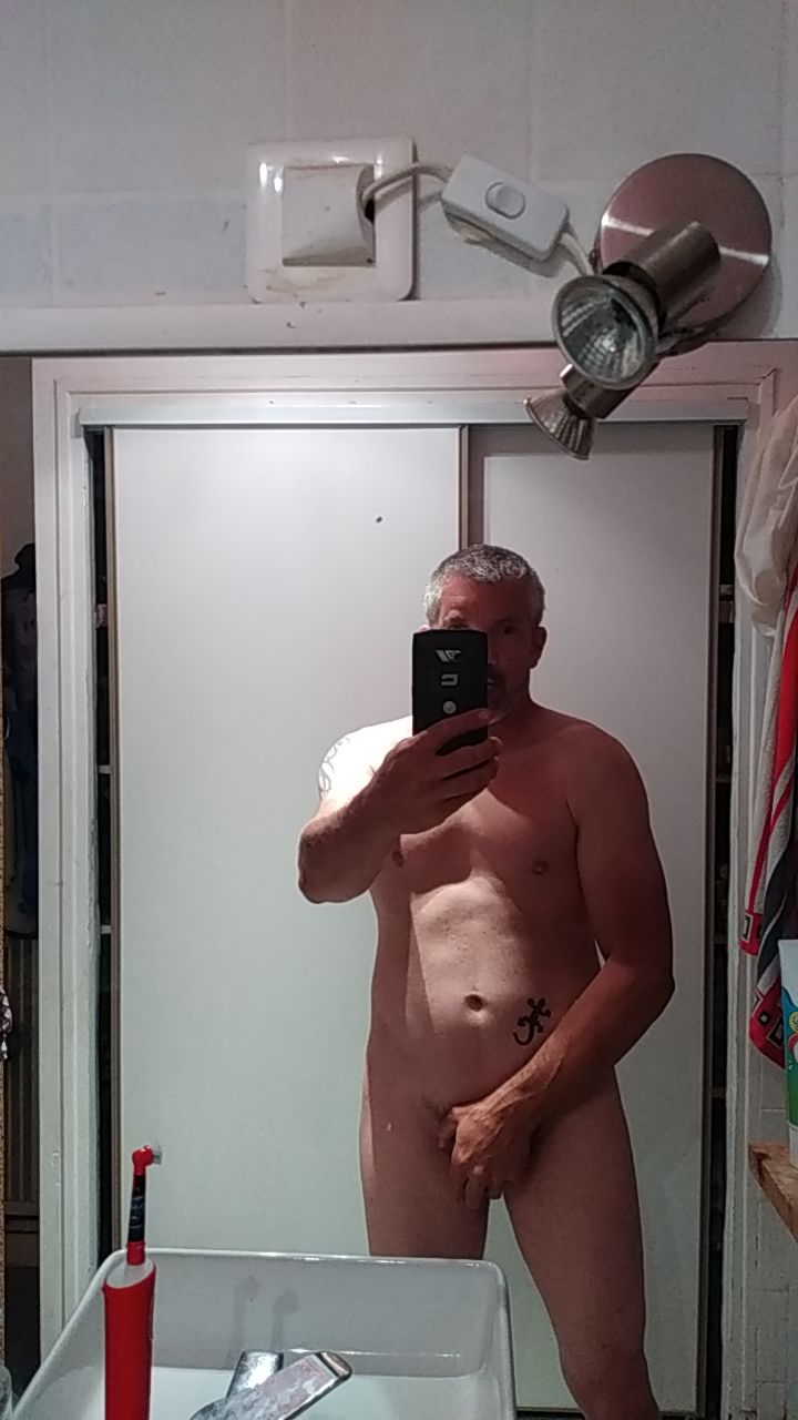 Pierre-baptiste - Gay fute à Splügen Profil de Pierre-baptiste, 42 ans, Gay fute à Splügen (Grisons)
