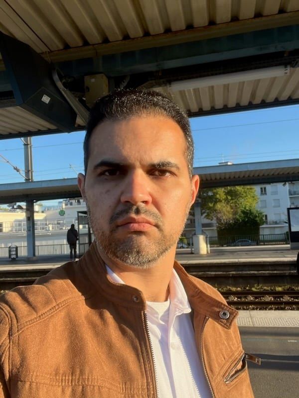 Loen - Gay fute à Perrefitte Profil de Loen, 38 ans, Gay fute à Perrefitte (Berne)