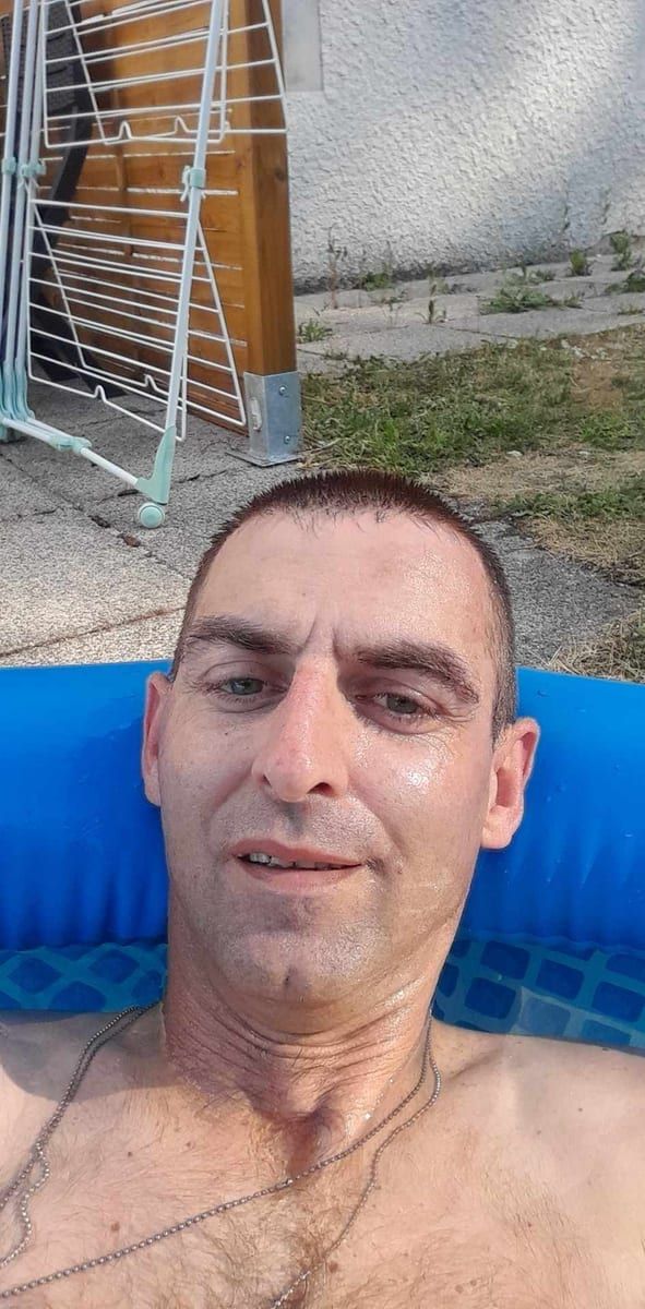 Franck - Gay fute à Wienacht-Tobel Profil de Franck, 27 ans, Gay fute à Wienacht-Tobel (Appenzell Rhodes-Extérieures)