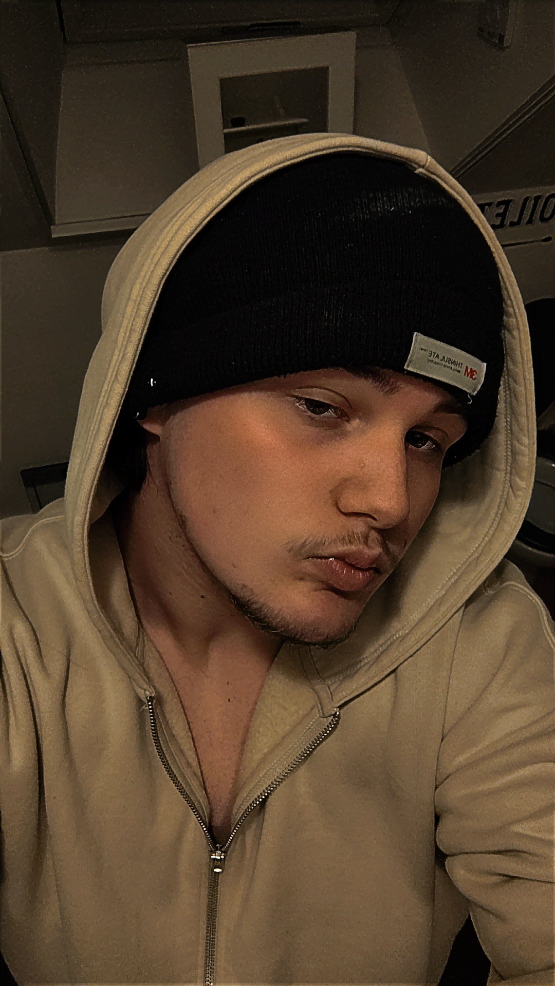 Hady - Gay fute à Ebnet Profil de Hady, 28 ans, Gay fute à Ebnet (Lucerne)