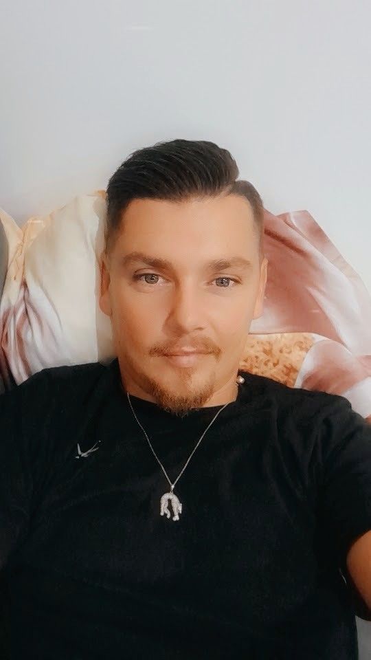 Nahel - Gay fute à Mathod Profil de Nahel, 34 ans, Gay fute à Mathod (Vaud)