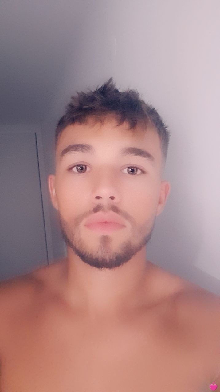 Humbert - Gay fute à Preda Profil de Humbert, 22 ans, Gay fute à Preda (Grisons)